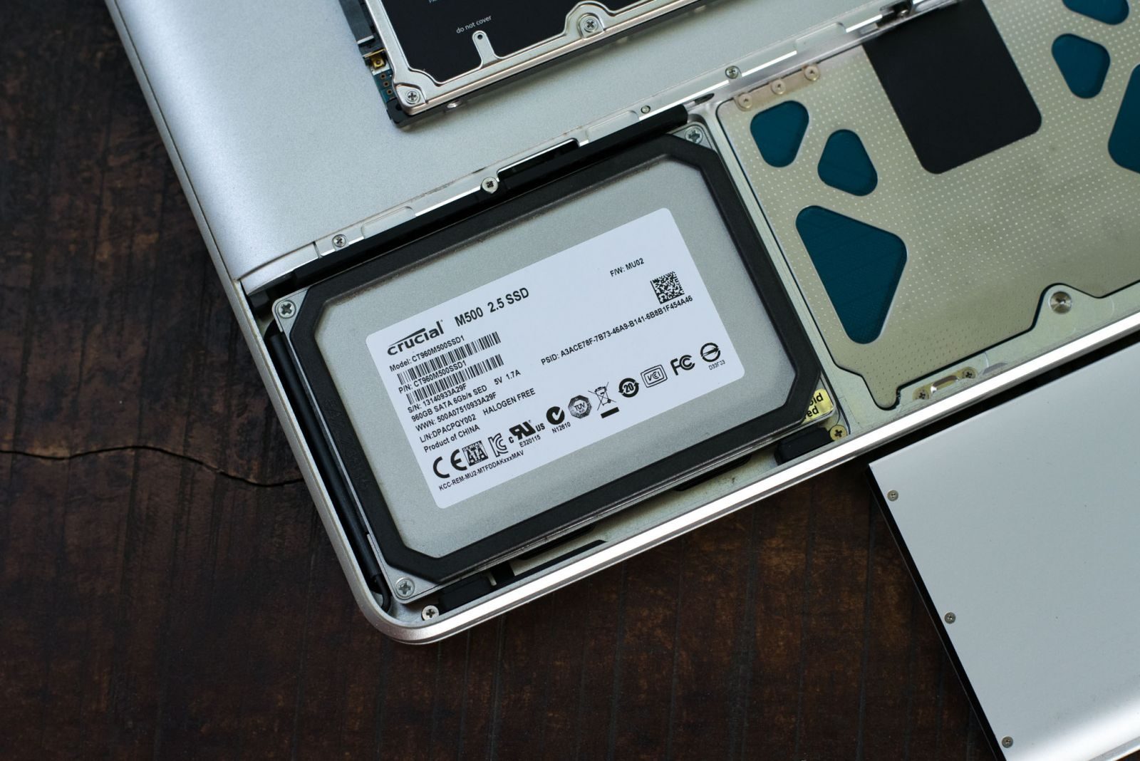 Thay SSD và lắp lại